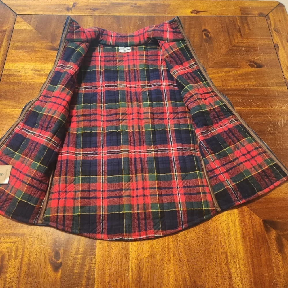 Legendary Whitetails Women's Cedar Cabin Reversible Vest Size XS - Picture 9 of 13